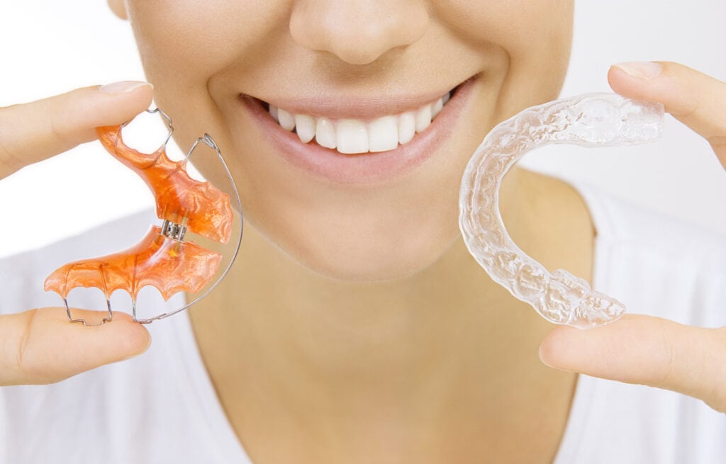 Choosing the Best Type of Invisalign Retainer After Treatment – Movemints